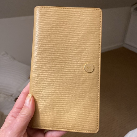 Chanel Wallet - Picture 10 of 17